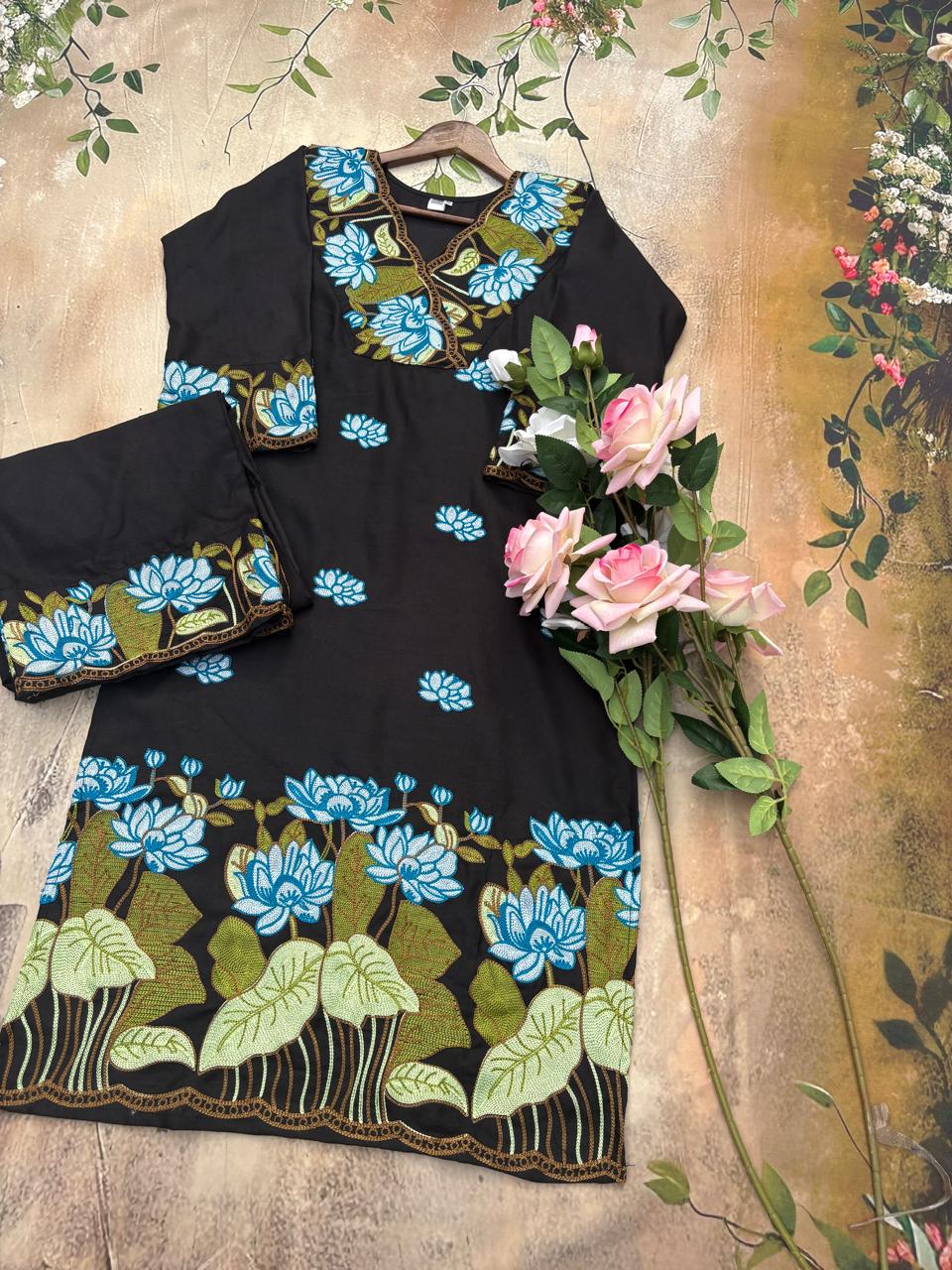 Phool 2 Gulabi Dhaga Kurta Set