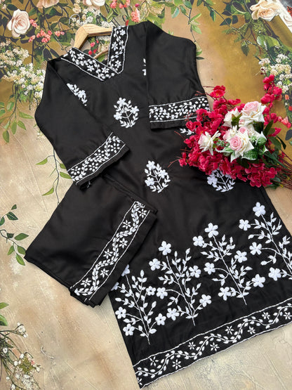 Kritika 2 Gulabi Dhaga Kurta Set