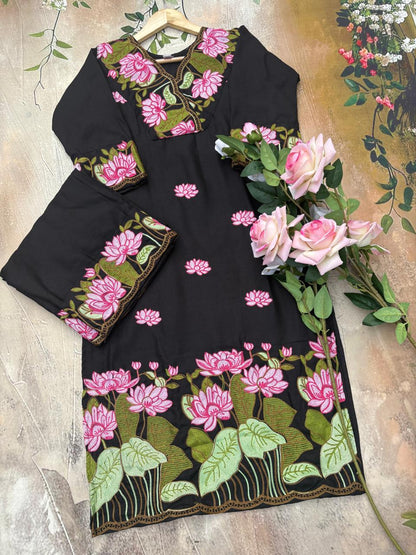 Phool 1 Gulabi Dhaga Kurta Set