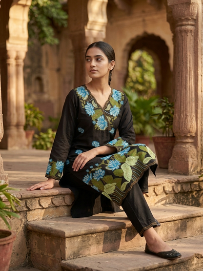 Black Phool Gulabi Dhaga Kurta Set