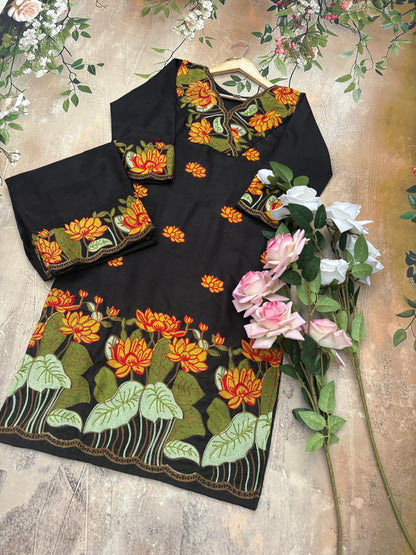 Phool 3 Gulabi Dhaga Kurta Set