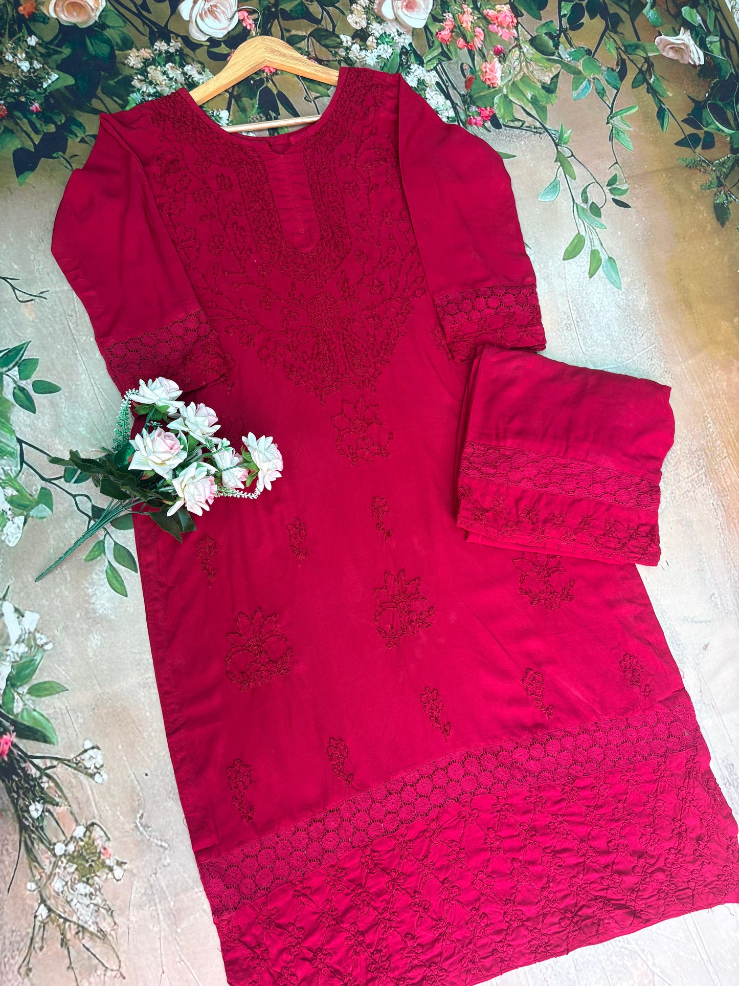 Nazakat Raha Authentic Lucknowi Kurta Set