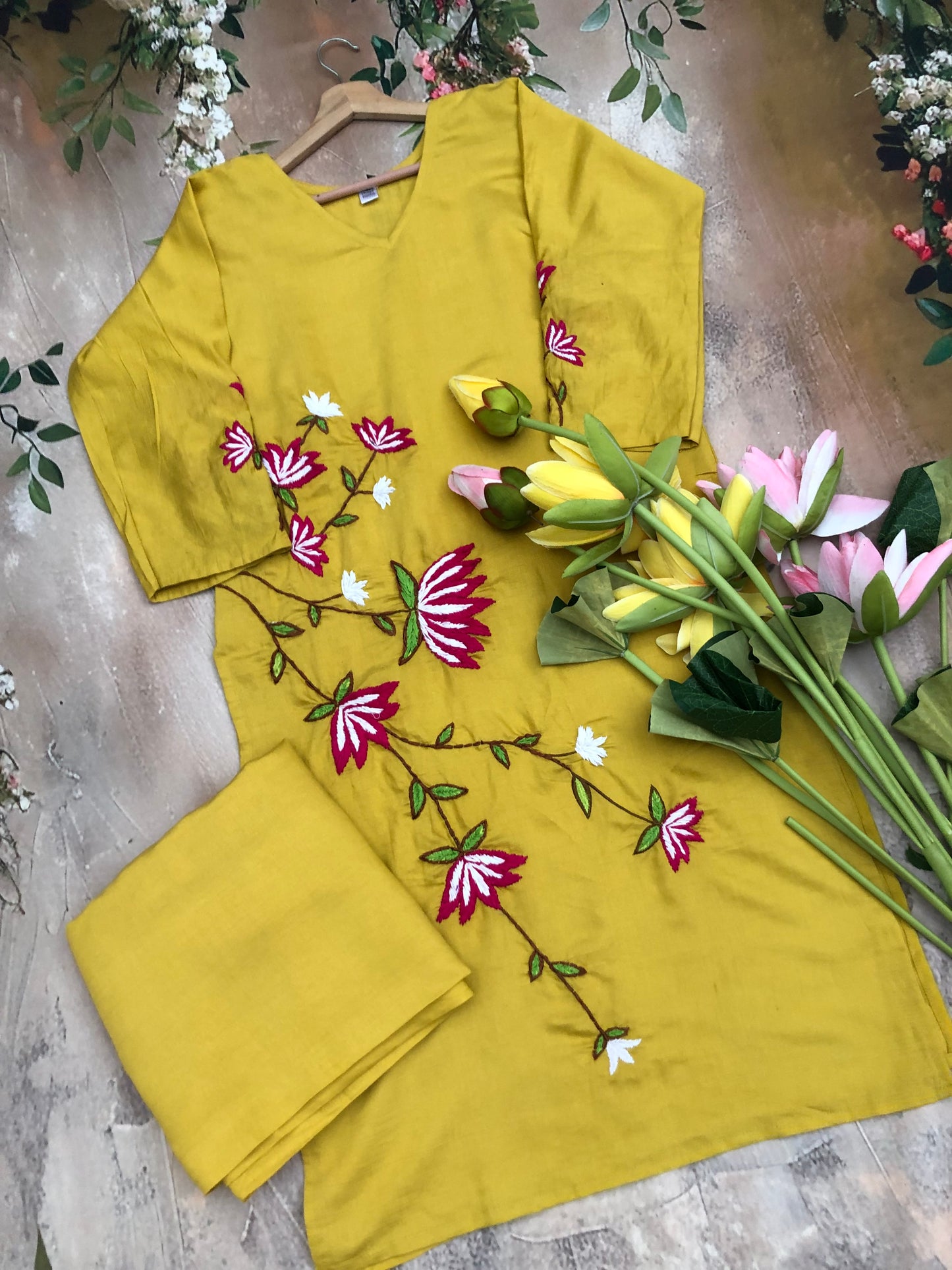 Raaga Gulabi Dhaga Kurta Set