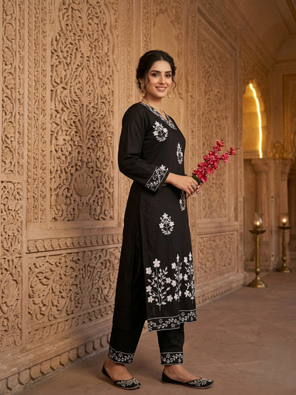 Black Kritika 2 Gulabi Dhaga Kurta Set